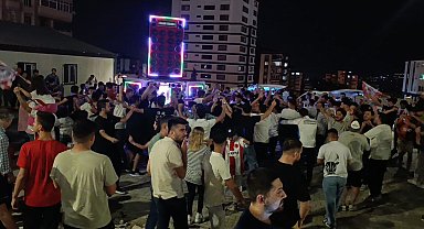 Kahramanmaraş İstiklalspor'un 2. Lig'e yükselmesiyle şehirde coşku yaşandı