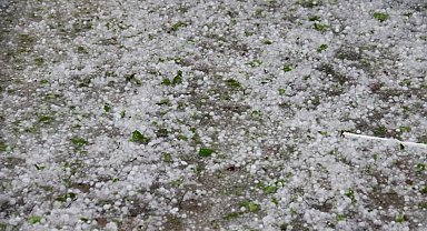 Kahramanmaraş'a ceviz büyüklüğünde dolu yağdı