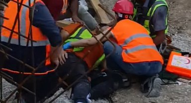 Kalıbın yan yatması sonucu 2 inşaat işçisi yaralandı