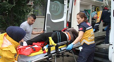 Kamyonet ile çarpışan motosikletin sürücüsü yaralandı
