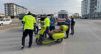 Kamyonet ile motosiklet çarpıştı: 1 yaralı
