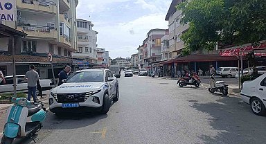 Kamyonete çarpmamak için frene bastı, elektrikli bisikletiyle devrildi: 1 yaralı