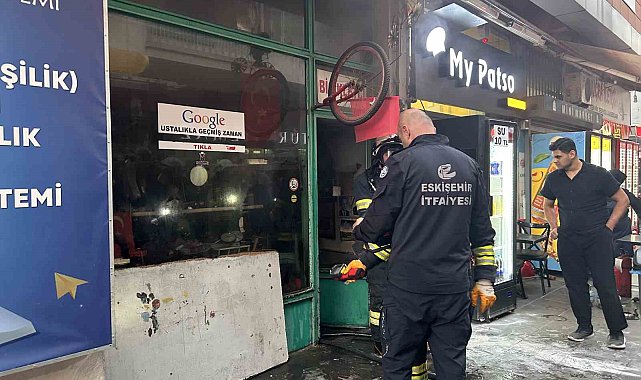 Kanser olan arkadaşı için baktığı dükkan alevler içinde kaldı