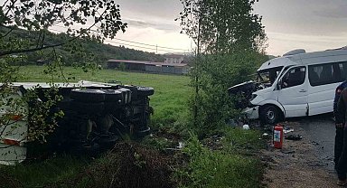 Karabük'te 4 araçlı zincirleme kaza: 1'i ağır 9 yaralı
