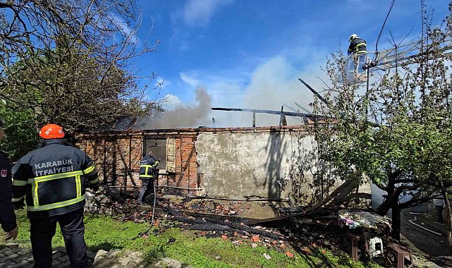 Karabük'te tek katlı ev alevlere teslim oldu