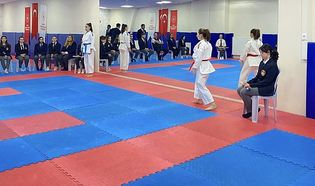 Karate Aday Hakemlik Kursu tamamlandı