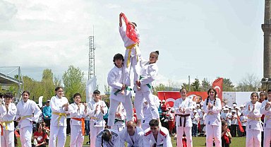 Kars'ta 19 Mayıs coşkuyla kutlandı
