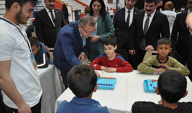 Kars'ta 500 öğrencinin şampiyonluk yarışı