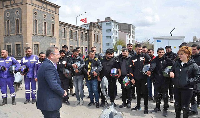 Kars'ta güvenli motosiklet kullanımı eğitimi