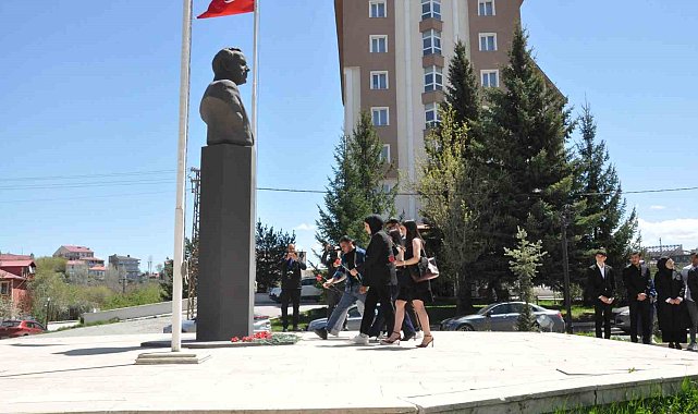 Kars'ta Haydar Aliyev'in 102. doğum günü kutlandı