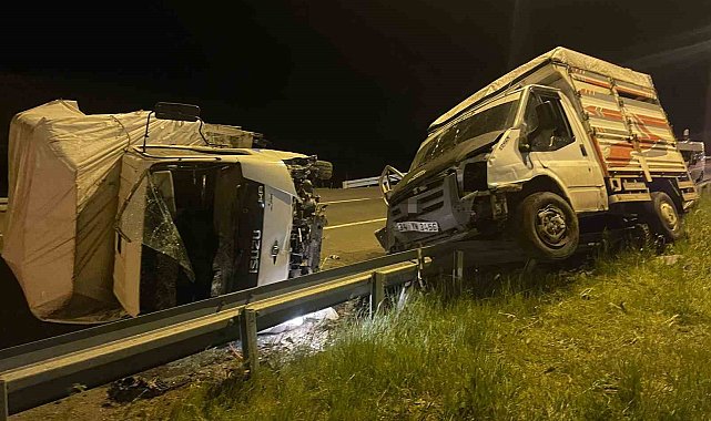 Kars'ta iki kamyonet çarpıştı: 3 yaralı