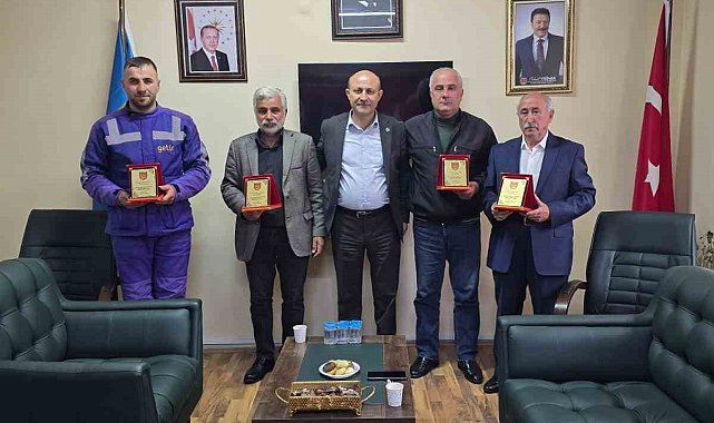 Kars'ta yılın şoförlerine plaket verildi