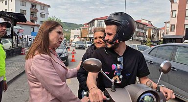 Kasksız yolcu, uygulama yapan valiye yakalandı