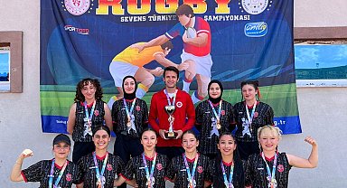 Kastamonu Üniversitesi Kadın Ragbi Takımı Türkiye şampiyonu oldu