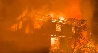 Kastamonu'da alevlere teslim olan ev kullanılamaz hale geldi