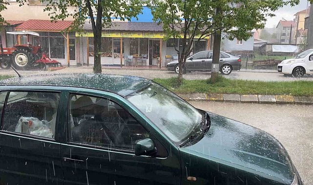 Kastamonu'da dolu ve sağanak yağış etkili oldu