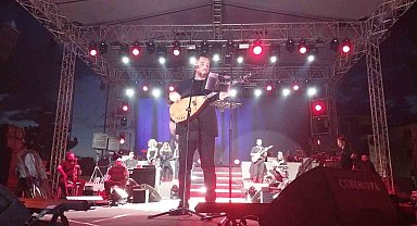 Kayısı festivali konserlerle renklendi