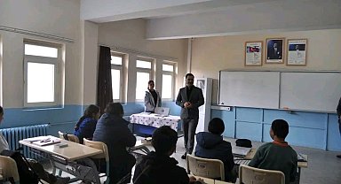 Kaymakam Demirtaş, öğretmen ve öğrencilerle buluştu