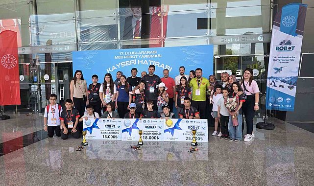 Kayseri'de düzenlenen Robot Yarışması'na Sivas damga vurdu