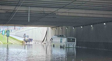 Kayseri'de sağanağın etkisi gün ağarınca ortaya çıktı