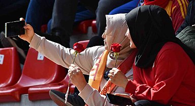 Kayserispor'dan Anneler Günü jesti