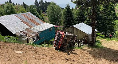 Kaza bir aileyi daha ayırdı: Kocası öldü, eşi yaralandı