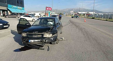 Kazaya karıştı, aracını bırakıp kaçtı