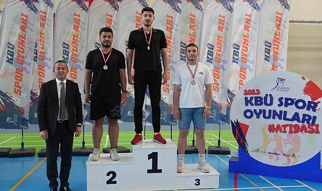 KBÜ'deki spor oyunlarında dereceye girenlere ödülleri verildi