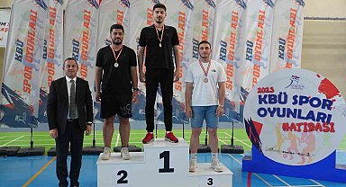 KBÜ'deki spor oyunlarında dereceye girenlere ödülleri verildi