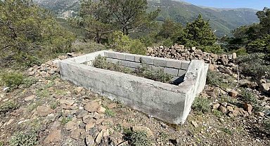 Kentin zirve noktasındaki 'tek mezar' sırrını koruyor