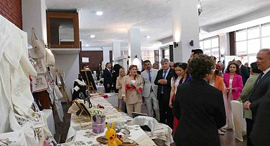 Kilimli Halk Eğitim Merkezi Müdürlüğü'nden yıl sonu sergisi