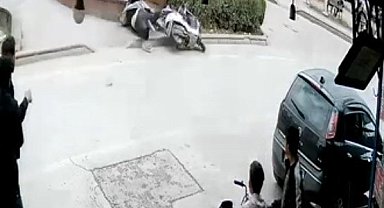 Kilis'te motosiklet sürücüsünün ağır yaralandığı kaza kamerada