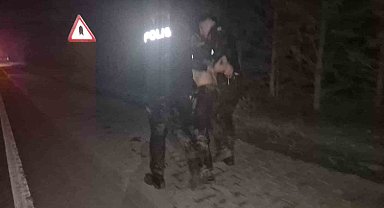 Kimlik kontrolü sırasında kaçtı, peşinden koşan polislerle beraber bataklığa düştü