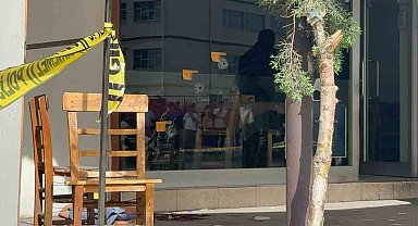 Kıraathanenin önünde oturan gence kanlı infaz