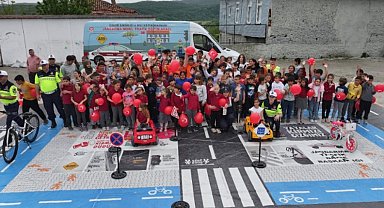 Kırklareli'nde köy okullarındaki öğrencilere trafik eğitimi
