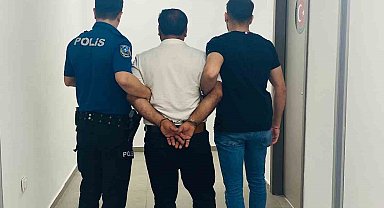 Kırmızı bültenle aranan hükümlü pasaport kontrolünde yakalandı