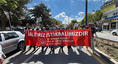 Kırşehir'de "Aile Yılı İçin Kortej Yürüyüşü ve Aile Festivali Düzenlendi