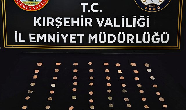 Kırşehir'de tarihi eser kaçakçılarına operasyon: 151 parça tarihi eser ele geçirildi