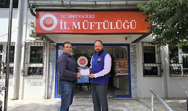 Kitap gelirini Filistin'e bağışladı