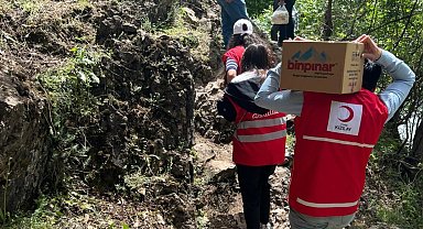 Kızılay ekibinden arama çalışmalarına katılanlara sıcak yemek