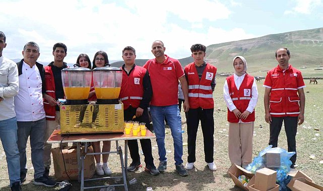 Kızılay'ın yaylada düzenlediği bahar şenliği renkli görüntülere sahne oldu