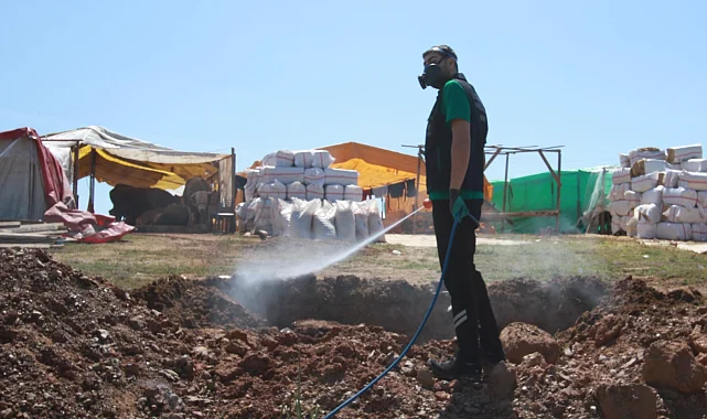 Kocaeli Büyükşehir, kurban pazar yerlerini ilaçlıyor