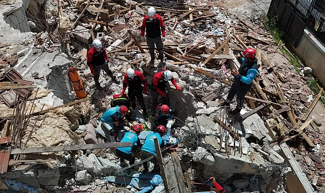 Kocaeli'deki deprem tatbikatı gerçeği aratmadı