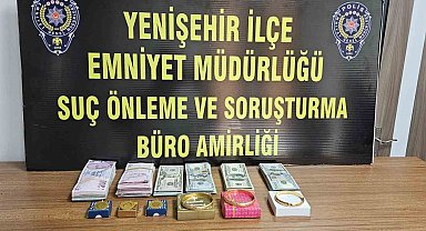 Kocasından altınları saklamak için hırsızlık süsü verdi