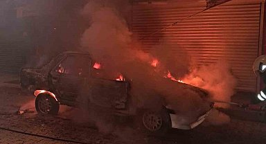 Konya'da 4 araç kundaklandı