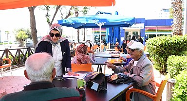 Konyaaltı Belediyesi Emekli Kahvelerinde vatandaşlarla bir araya geldi