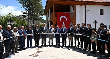 Konya'da Ecevitzade Kadı Mehmed Efendi Camii açıldı