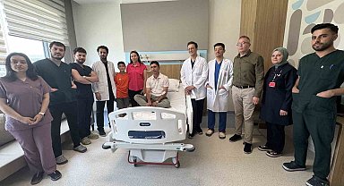 Kopan kulak memesi süpermikrocerrahi ile yerine dikildi