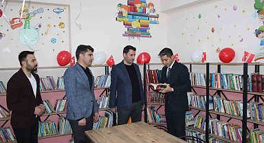 Köy okuluna kütüphane açıldı, öğrenciler kitaplarla buluştu