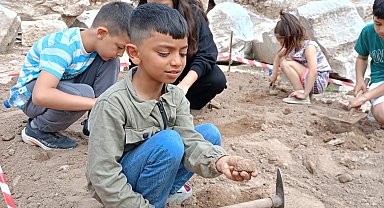 Küçük arkeologlar işbaşında